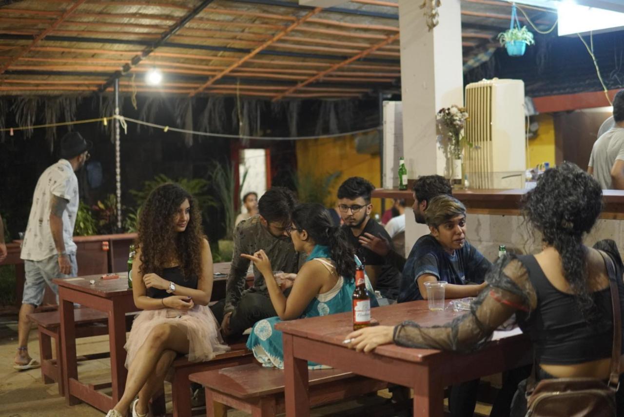 Gaia Hostels Анжуна Экстерьер фото