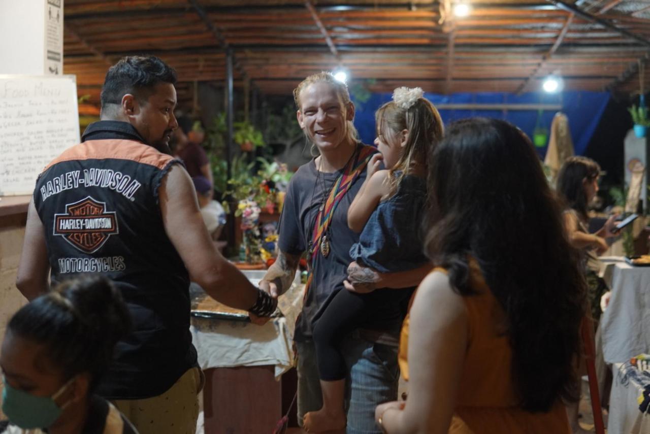 Gaia Hostels Анжуна Экстерьер фото