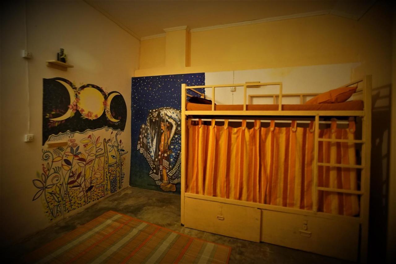Gaia Hostels Анжуна Экстерьер фото