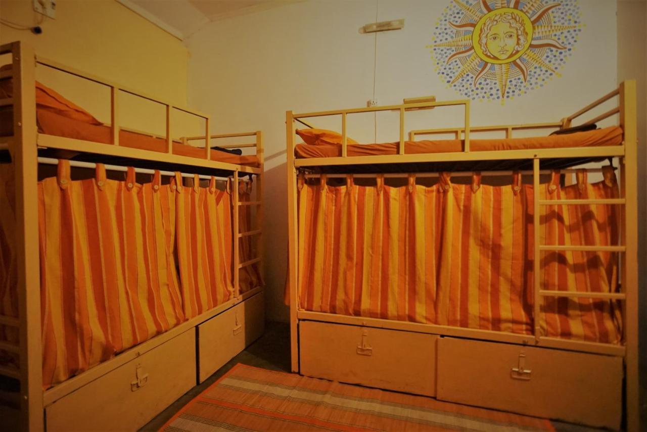 Gaia Hostels Анжуна Экстерьер фото