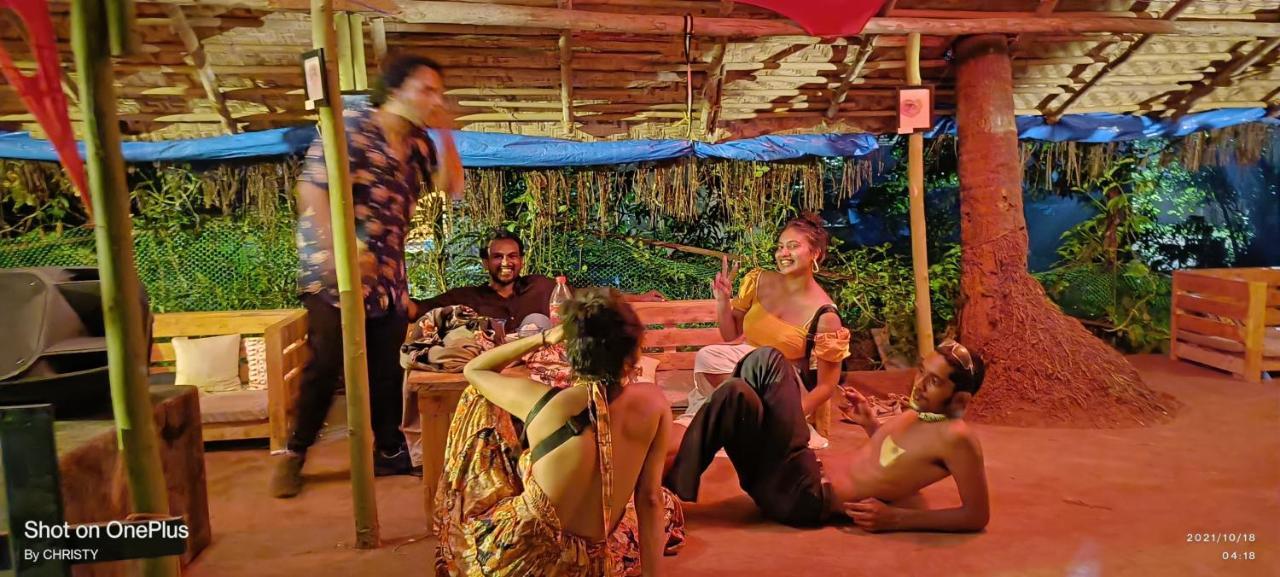 Gaia Hostels Анжуна Экстерьер фото