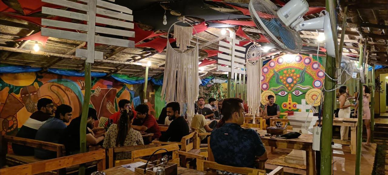 Gaia Hostels Анжуна Экстерьер фото