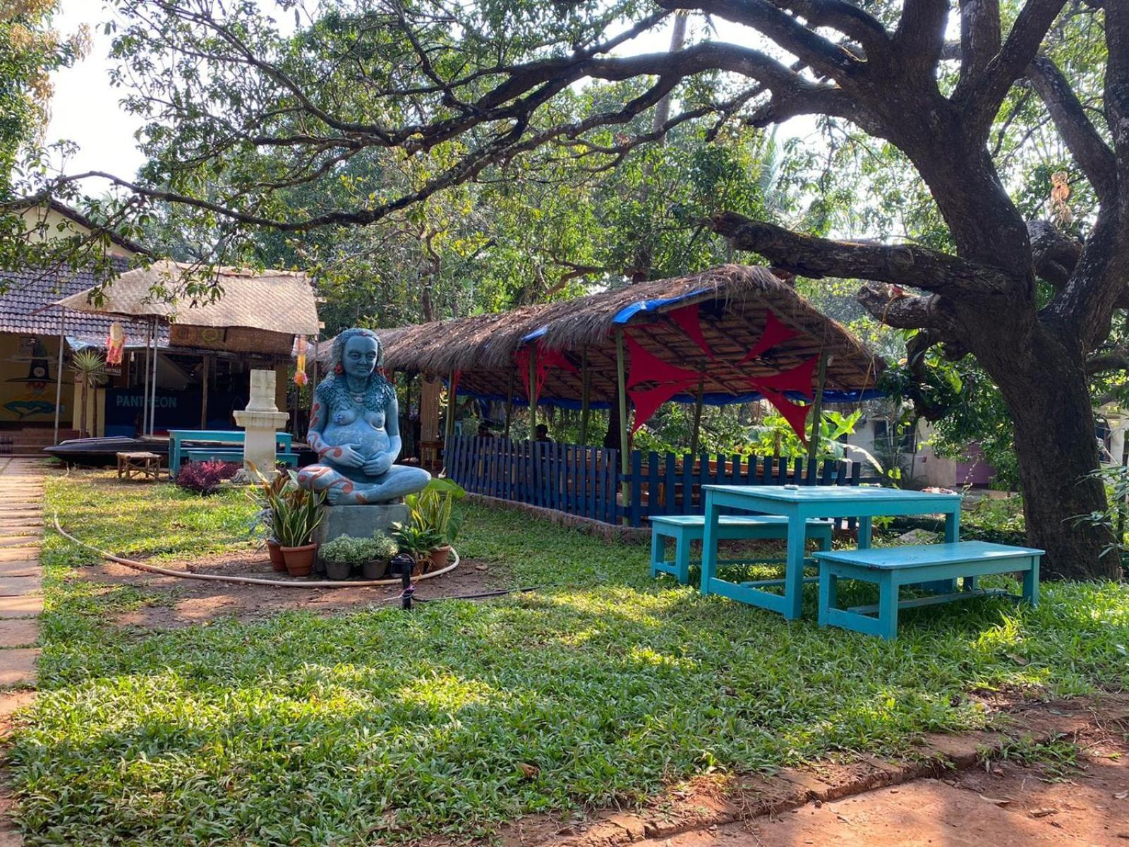 Gaia Hostels Анжуна Экстерьер фото